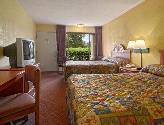 Travelodge Ocala Bagian luar foto